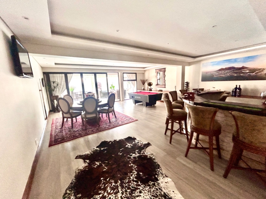 8 Bedroom Property for Sale in Baronetcy Estate Western Cape